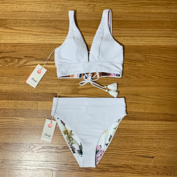 Maaji swimsuit in white wavy rubbed fabric, bikini top + high waist bottoms - Picture 1 of 7